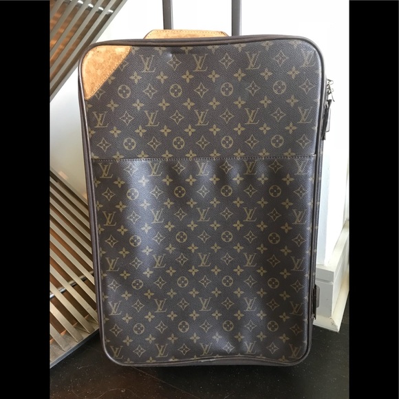 Louis Vuitton Handbags - Authentic Louis Vuitton Pegase 55 carryon suitcase